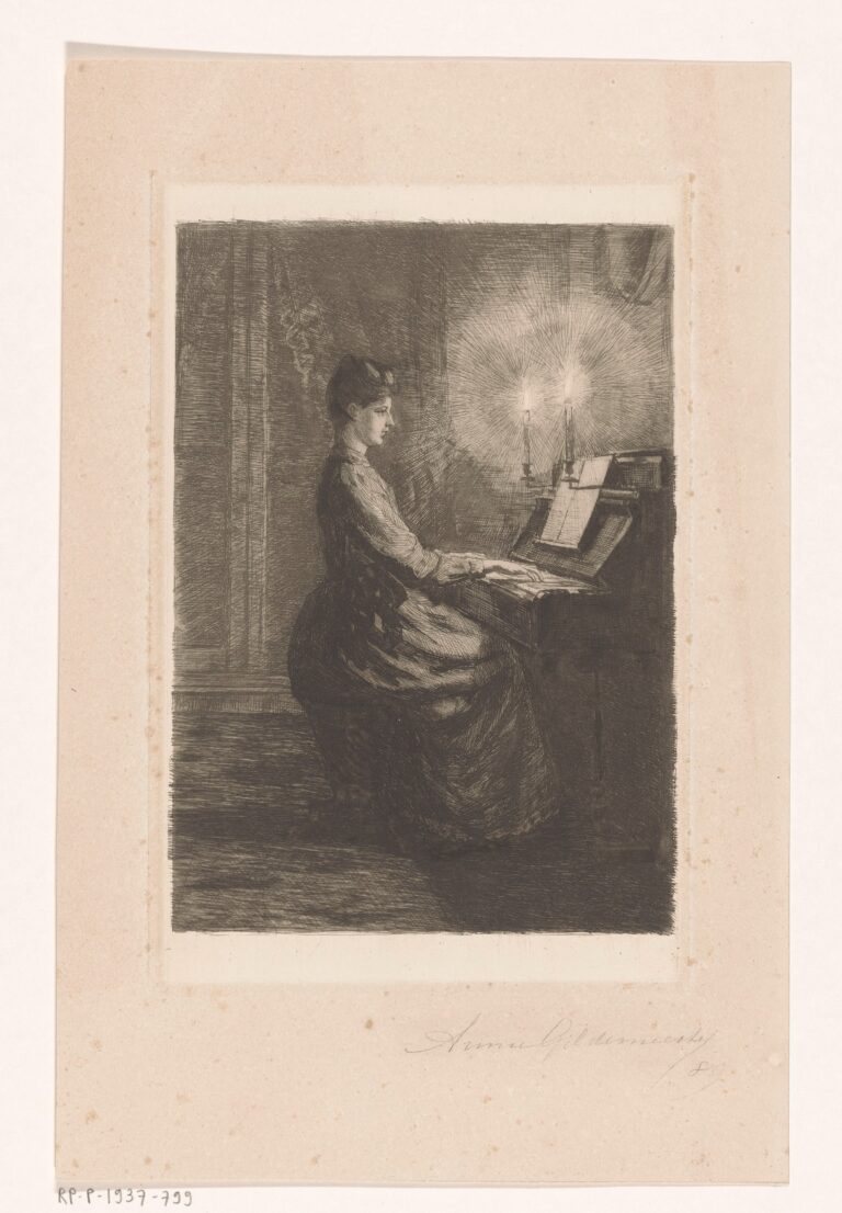 Vrouw die een piano bespeelt bij kaarslicht